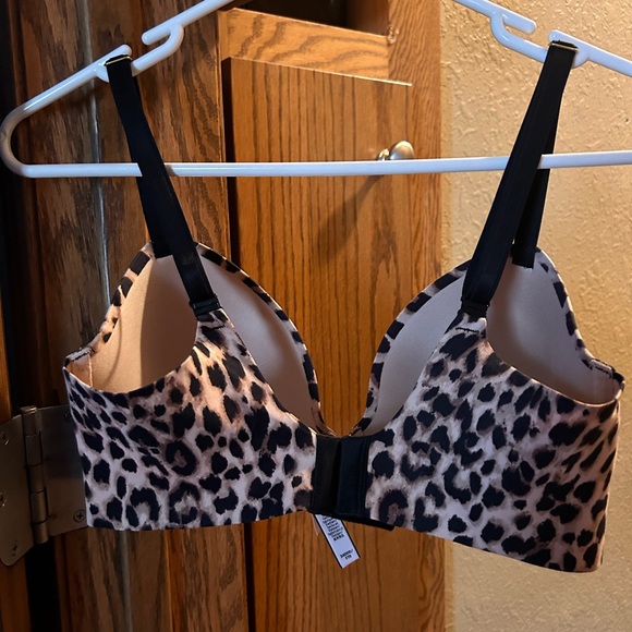 Victoria Secret Bra 34DDD - Picture 2 of 3